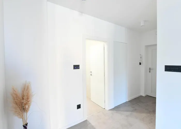Apartment In - *